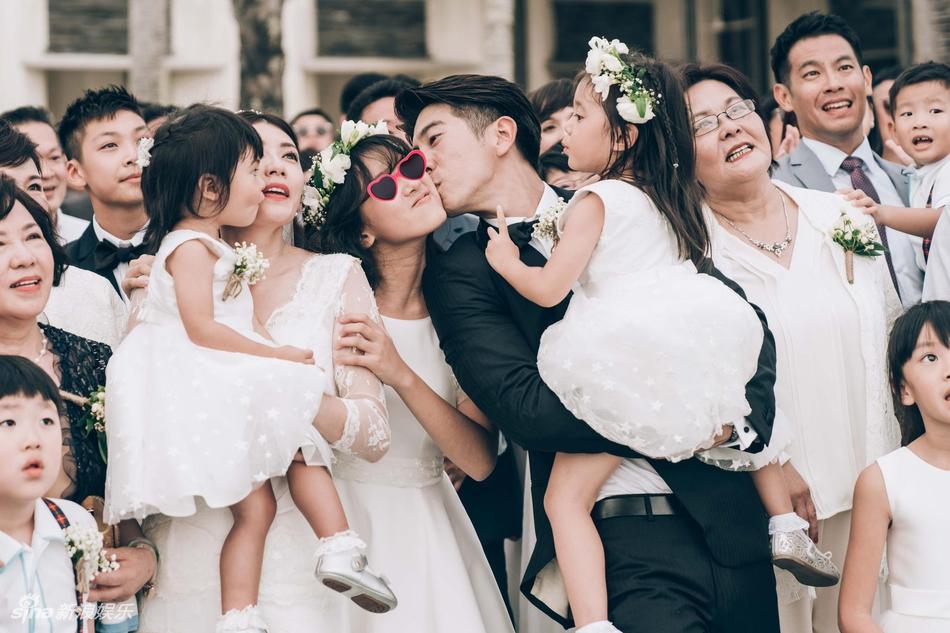 Trọn bộ ảnh đẹp như ngôn tình trong đám cưới của Triệu Mẫn Giả Tịnh Văn và ông xã kém 9 tuổi-10