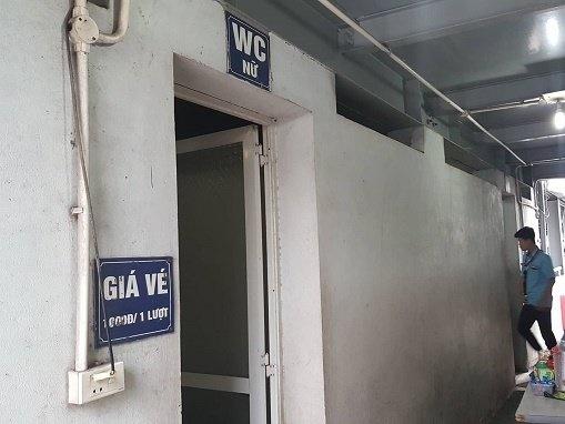 Chuyện nhói lòng phía sau bọc tiền bỏ quên ở nhà vệ sinh công cộng