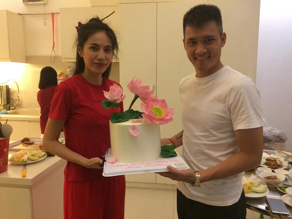 Fan xuýt xoa trước hình ảnh Thủy Tiên chân chất, mặt mộc không tì vết đón sinh nhật tuổi 33-4