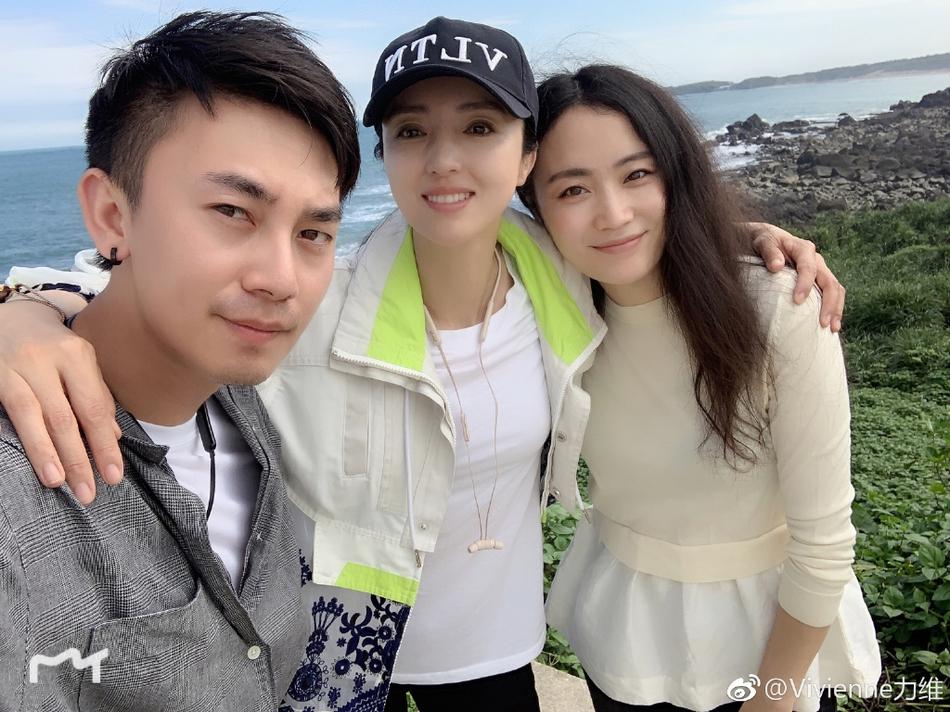 Cao Vân Tường tiều tụy vì hầu tòa án cưỡng dâm, bà xã Đổng Tuyền vẫn vui vẻ check-in du lịch-1