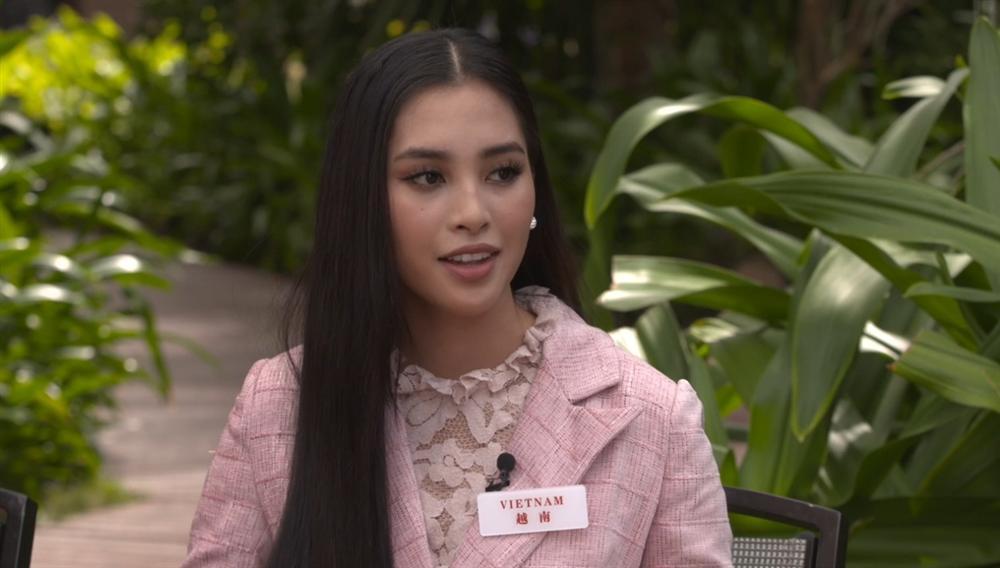 Á khôi Phương Linh công khai chê Hoa hậu Tiểu Vy nói tiếng Anh dở đến mức xấu hổ tại Miss World 2018-1
