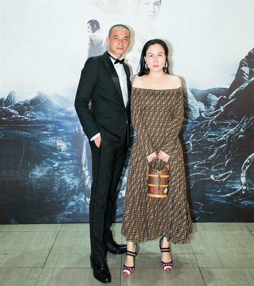 ĐAU KHÔNG TƯỞNG: Hễ chụp chung hình với ai, Phượng Chanel lại bị đối phương lật thuyền không thương tiếc-1