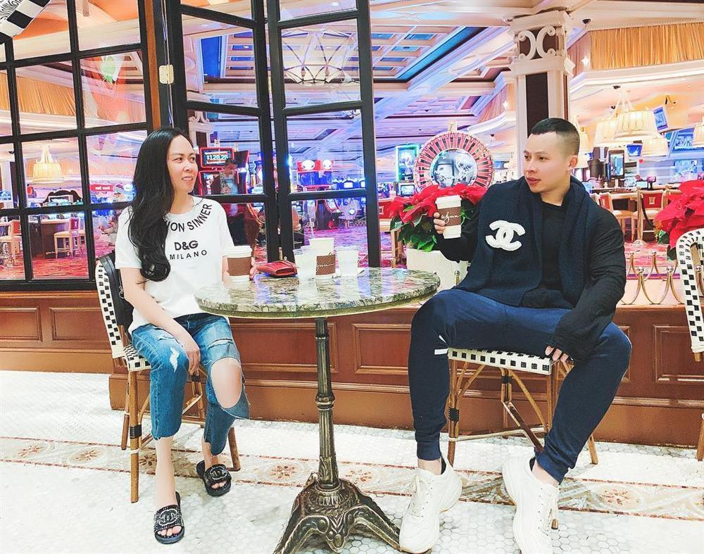 ĐAU KHÔNG TƯỞNG: Hễ chụp chung hình với ai, Phượng Chanel lại bị đối phương lật thuyền không thương tiếc-2