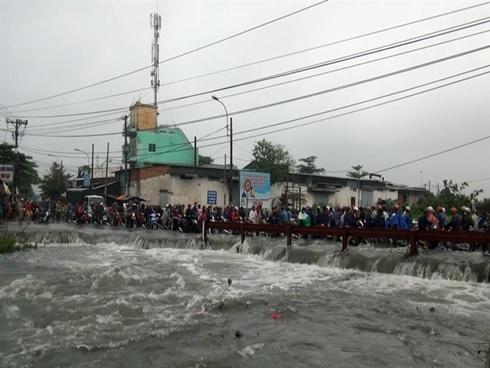 Nước mắt và nỗi sợ hãi của hành khách bay qua bão số 9-2