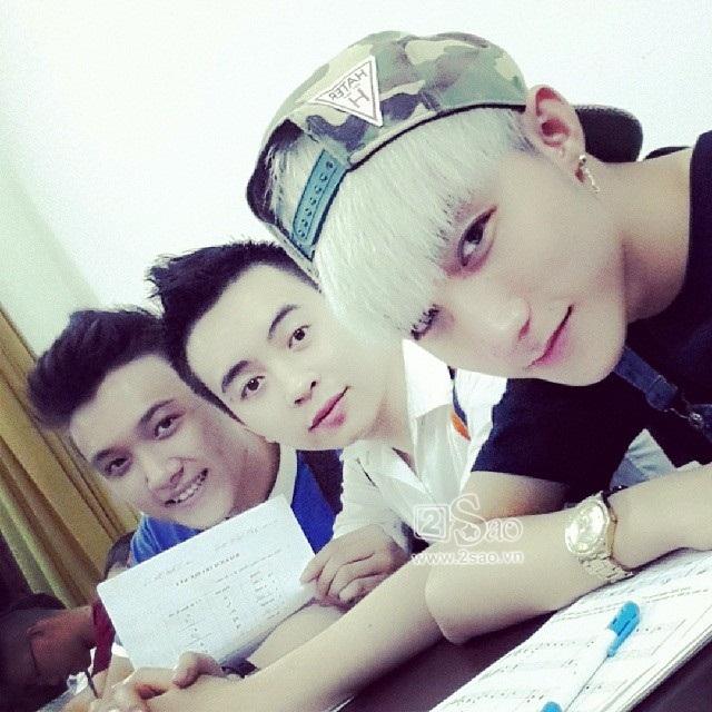 Lộ ảnh cực hiếm của Sơn Tùng tại Nhạc viện TPHCM, học giỏi đến mức cô giáo ngại không cho điểm 9 vì sợ bạn ganh tỵ-7