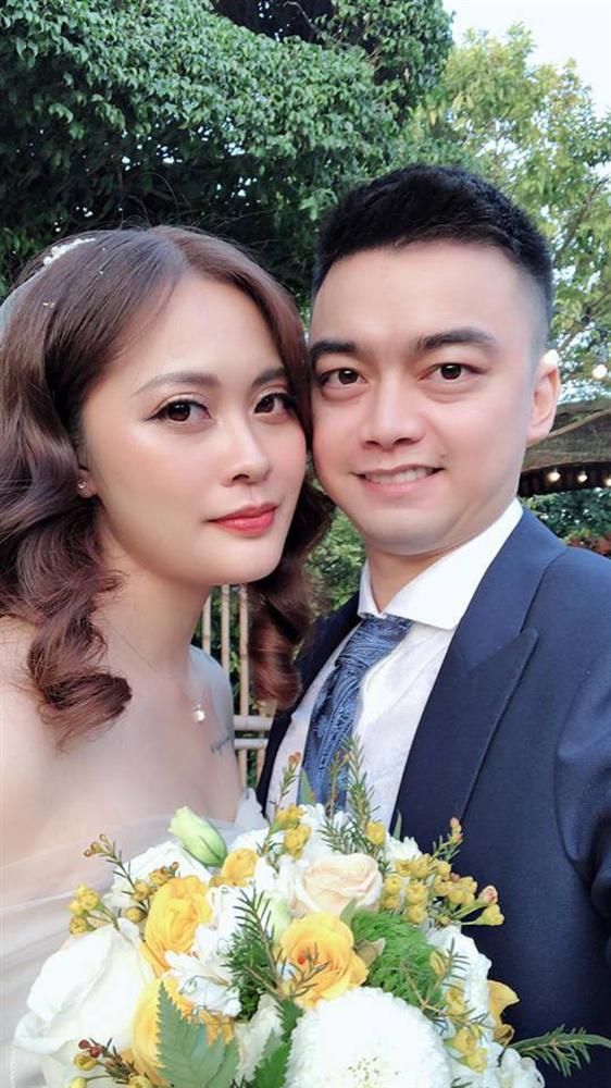 Vừa làm cô dâu xinh đẹp, con gái nghệ sĩ Hương Dung đã bị nghi dao kéo nát cả mặt-1