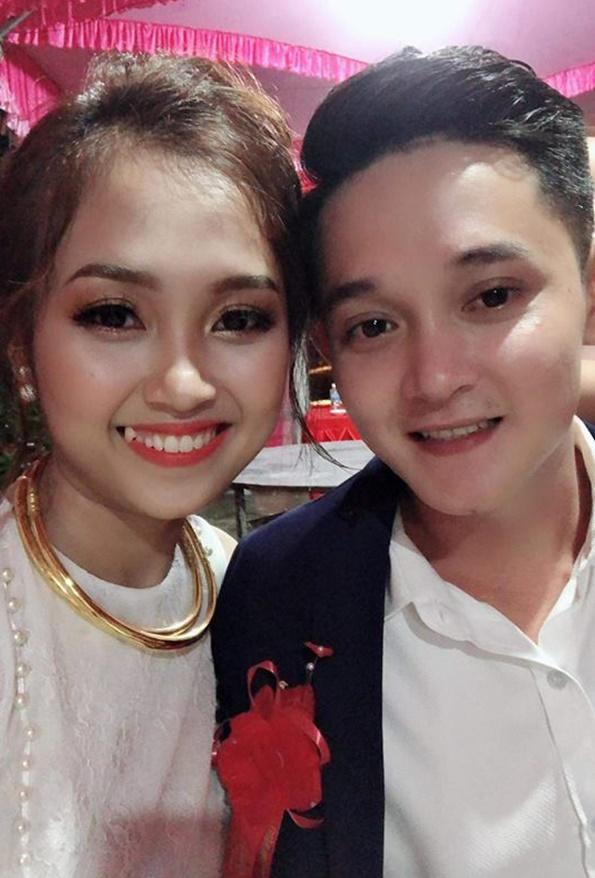 Thêm một đám cưới đúng ngày bão về, cả xóm xông vào tát nước hộ rồi ăn cỗ nhanh nhanh còn chạy lũ-3