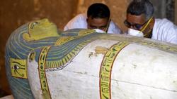 Ai Cập mở nắp quan tài chứa xác ướp người phụ nữ còn nguyên vẹn suốt 3.000 năm