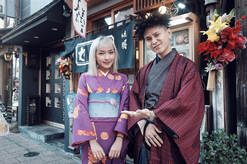 Khoe tài lẻ chơi đàn nhưng Công Phượng khiến fan chỉ biết lắc đầu vì tưởng gà đang mổ phím-2