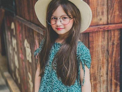 Còn ai đáng yêu hơn cô bé này, bị mẹ troll vừa cười vừa khóc chỉ để được xem điện thoại-2