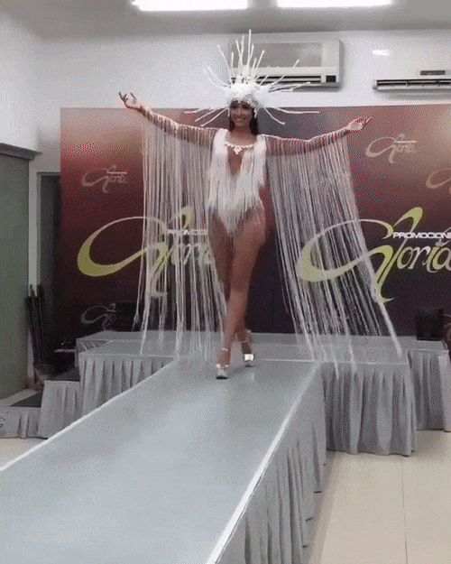 Quốc phục Bánh Mì của HHen Niê liệu đã đủ đẹp và độc khi đặt cạnh loạt trang phục quá xuất sắc tại Miss Universe 2018?-9