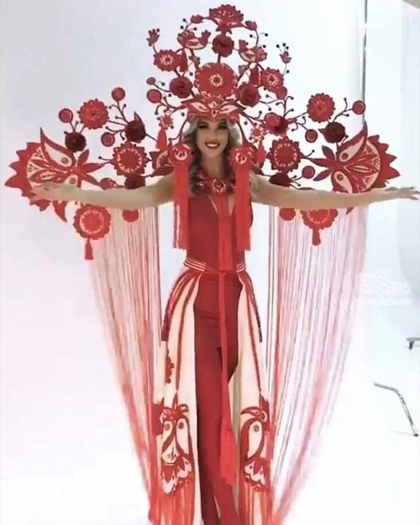 Quốc phục Bánh Mì của HHen Niê liệu đã đủ đẹp và độc khi đặt cạnh loạt trang phục quá xuất sắc tại Miss Universe 2018?-21
