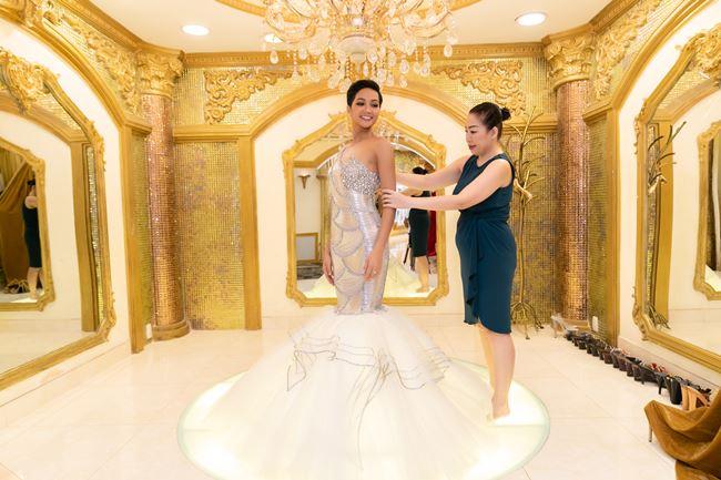 Hé lộ trang phục dạ hội của HHen Niê tại Hoa hậu Hoàn vũ 2018-2