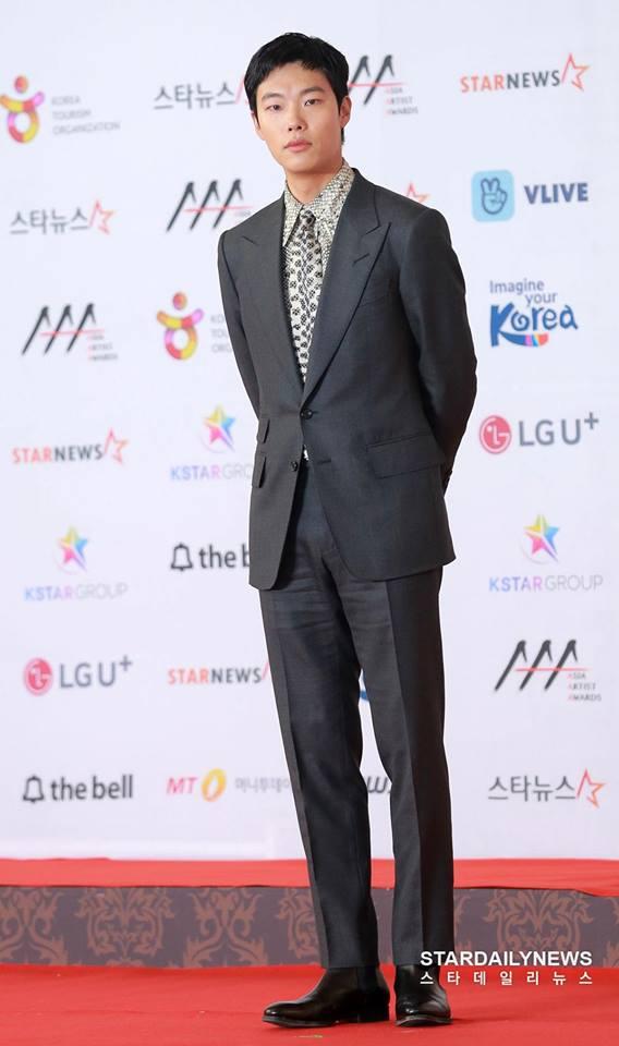 Thảm đỏ Asian Artist Award: Suzy bị chê tăng cân, Yoona đẹp xuất sắc-11