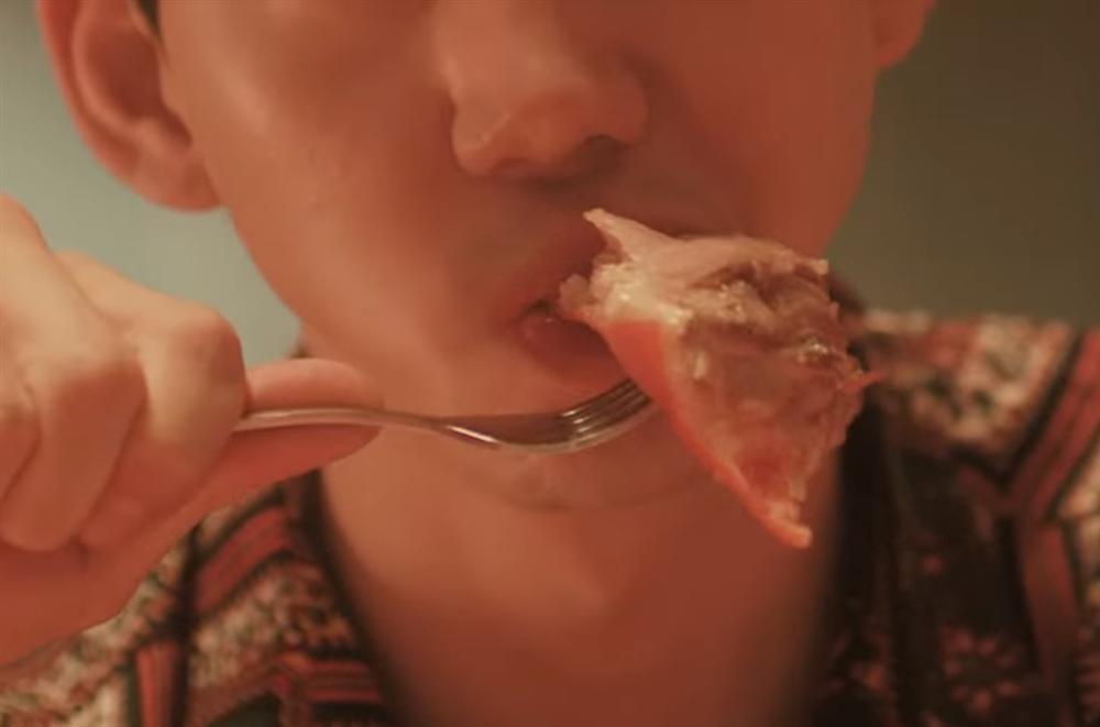 MV 16+ của Chi Pu gợi cảm hay khiêu dâm?-10