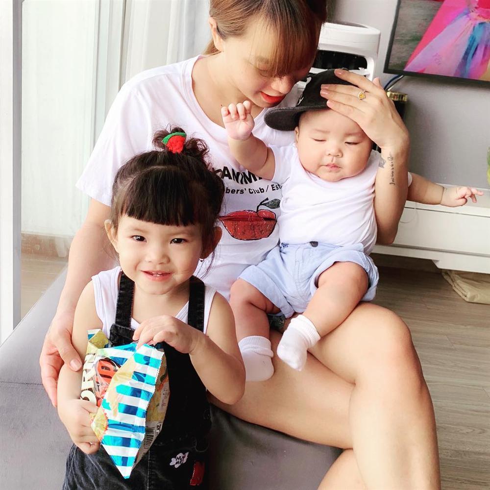 Tận hưởng hạnh phúc lứa đôi với ông xã Tuấn John, Lan Khuê thấy ngày nào cũng như đi event-3