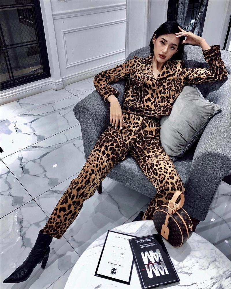 Huyền Baby cùng cặp gia đình HOT nhất MXH rủ nhau khoe street style đẹp như tranh vẽ ở xứ sở kim chi-7