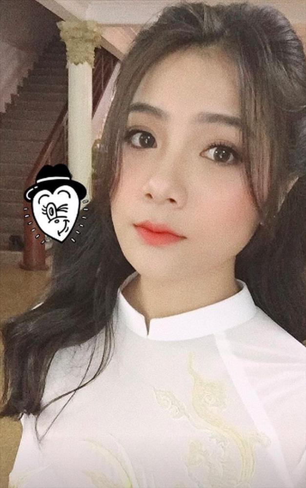 Bất ngờ lên xe hoa ở tuổi 18, thiên thần áo trắng Bắc Ninh tung loạt ảnh cưới xinh đẹp, lần đầu chia sẻ về ông xã hơn 7 tuổi-8