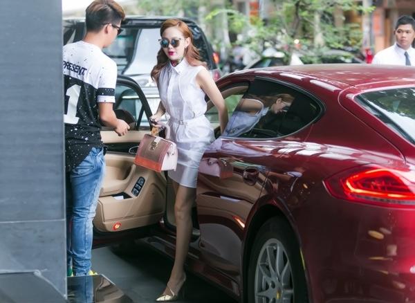 Khoe từ chó đếm tiền cho đến nhẫn kim cương... khối tài sản của Minh Hằng thực sự lớn cỡ nào?-5