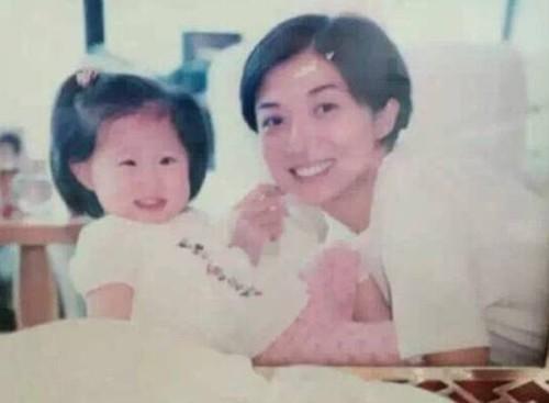 Con rơi Thành Long: Tuổi thơ bất hạnh và cuộc hôn nhân nhiều tranh cãi-3