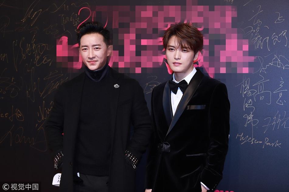 Thảm đỏ Cosmo: Hoàng hậu Tần Lam đẹp nổi bật, làm lu mờ loạt mỹ nhân từ Dương Mịch đến Đường Yên-12