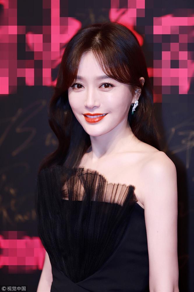 Thảm đỏ Cosmo: Hoàng hậu Tần Lam đẹp nổi bật, làm lu mờ loạt mỹ nhân từ Dương Mịch đến Đường Yên-2