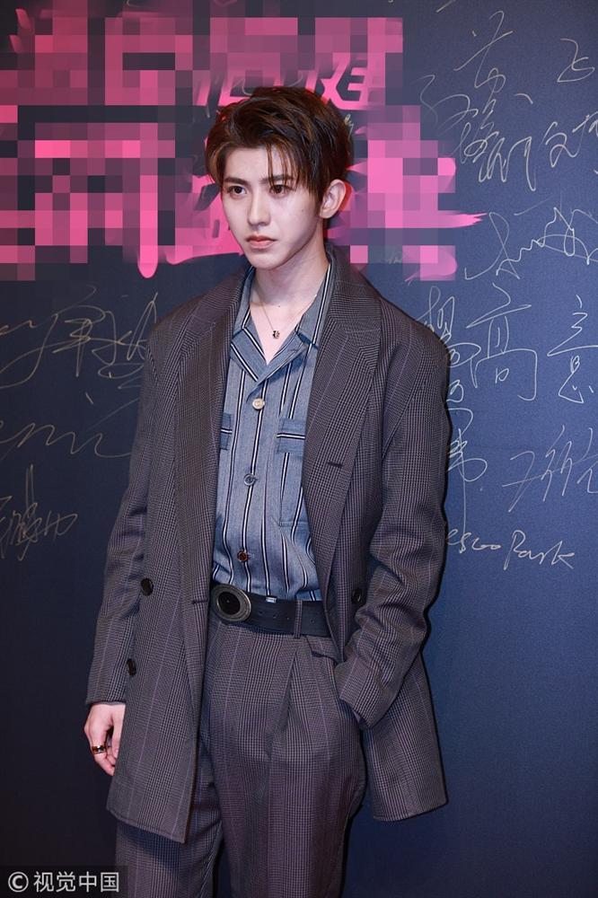 Thảm đỏ Cosmo: Hoàng hậu Tần Lam đẹp nổi bật, làm lu mờ loạt mỹ nhân từ Dương Mịch đến Đường Yên-18