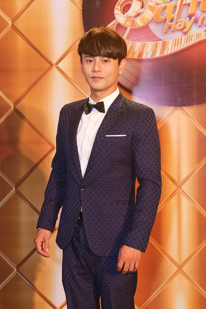 Bị hói, ca sĩ Ưng Đại Vệ quyết định cấy 2000 sợi tóc-3