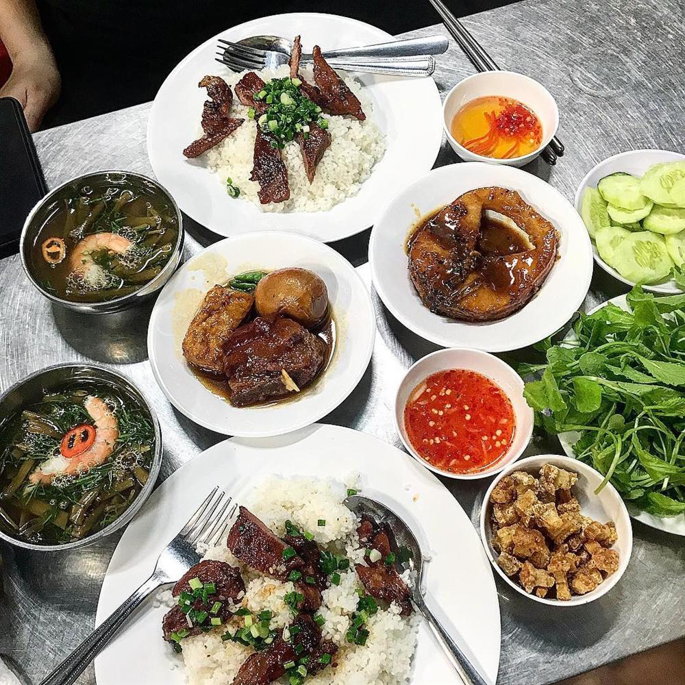 Đêm không ngủ ở Sài Gòn, lục tung những hàng ăn khuya nổi tiếng-11