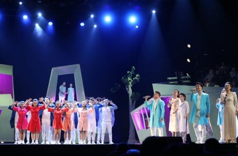 Trốn bác sĩ để đi hát, Hồng Nhung tái nhập viện sau show diễn tại Hà Nội-1