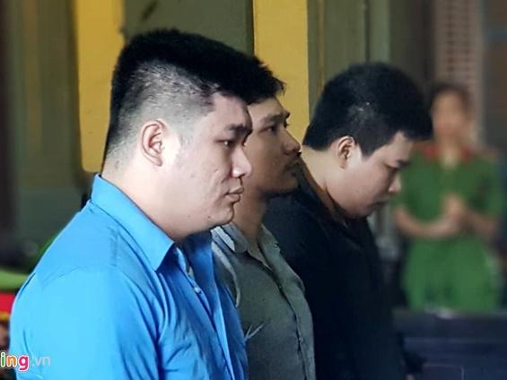 Nam thanh niên bị đâm xuyên lưng sau trận Việt Nam - Philippines-3