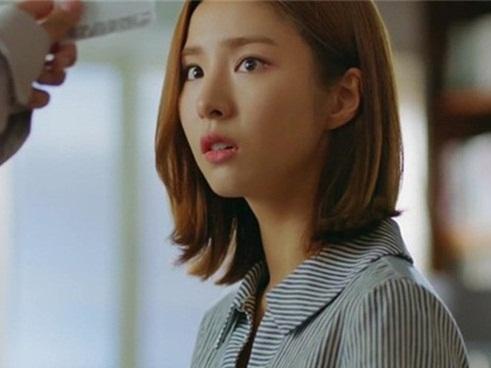 Vợ bầu 5 tháng về nhà ngoại chơi, chồng liền nhắn một tin đọc xong ai cũng sốc