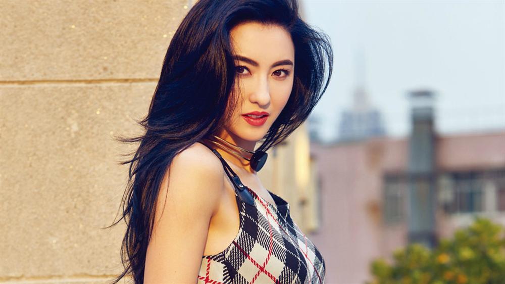 Trương Bá Chi - mỹ nhân sa cơ vì ảnh nóng, tìm bến đỗ bên đại gia U70-1