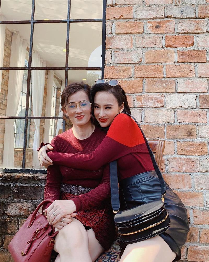 Đỗ Mỹ Linh khoe nửa vòng 1 táo bạo - Nam Em lấy lại vóc dáng Hoa khôi nổi bật nhất STREET STYLE tuần qua-1