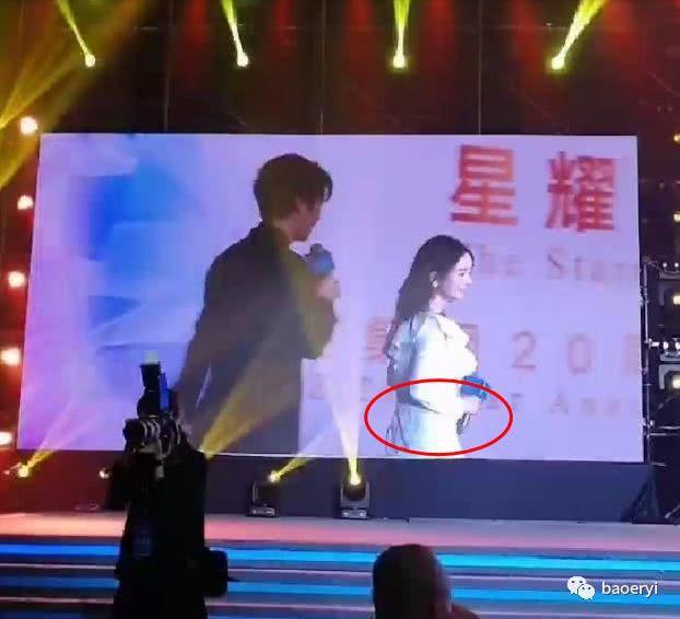 Triệu Lệ Dĩnh đi mua đồ trẻ sơ sinh, cư dân mạng hỏi bao giờ cô ấy mới thừa nhận chuyện mang thai ?!-9