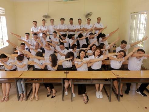 Lớp cấp 2 ở Nghệ An họp mặt sau 20 năm ra trường vẫn gần đủ sĩ số