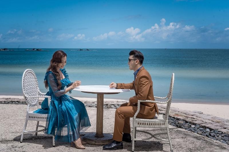 Đám cưới Ưng Hoàng Phúc - Kim Cương: Khách mời trình thiệp mới cho vào, bao gồm cả bà mai-9