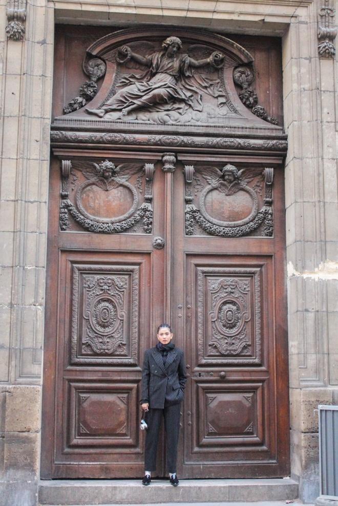 Á hậu Trương Thị May hào hứng khám phá nước Pháp xinh đẹp-1