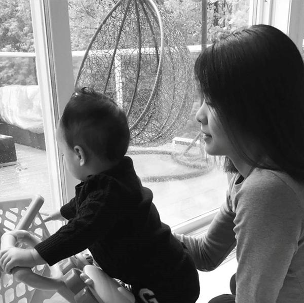 Giữ kín đã nhiều năm, Hà Tăng lần đầu phô bày toàn bộ cuộc sống của bà mẹ bỉm sữa sau cánh cửa hào môn-2