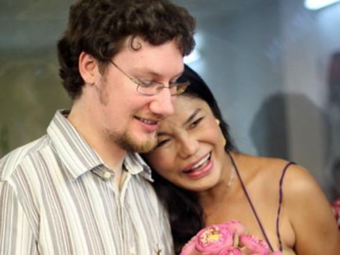 Người chuyển giới đầu tiên ở Việt Nam Cindy Thái Tài: Ngưng tỏ ra đáng thương và lấy thước đo sinh con để tự hạ thấp mình-8