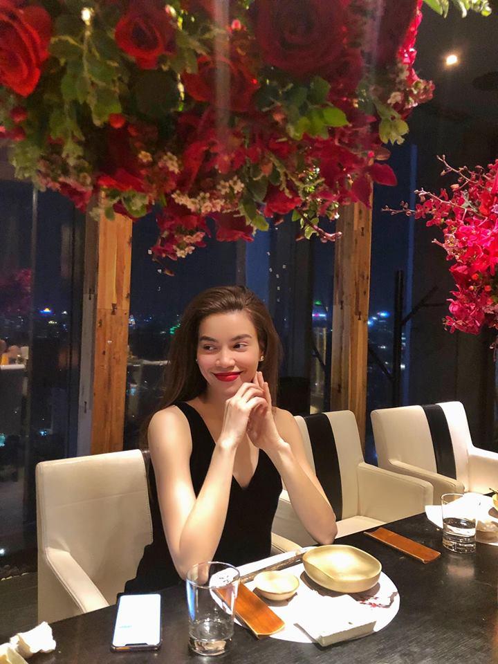 Lan Khuê cảm thấy ngày càng khẩu nghiệp khi đi cùng ông xã Tuấn John-3