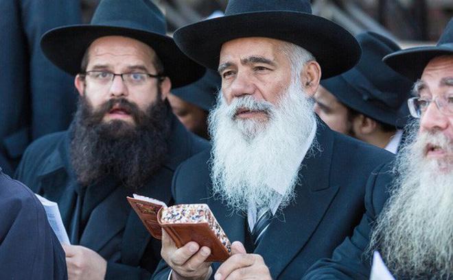 Bí quyết không ngờ giúp người Do Thái luôn giàu có trên thế giới: 1+1 >2-2