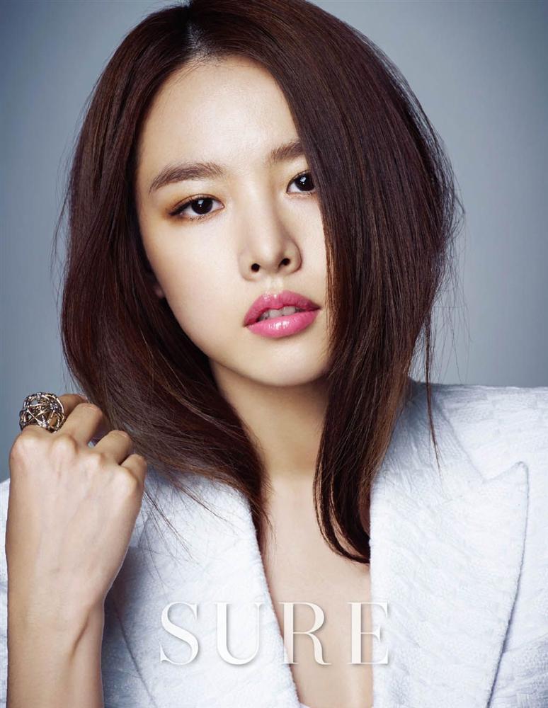 Cha của nữ diễn viên Kim Hee Sun đột ngột qua đời-7