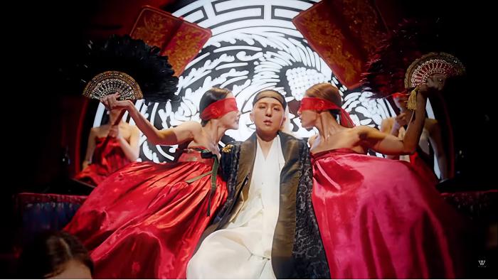 Dân mạng bênh vực Sơn Tùng M-TP cho rằng Mino WINNER đạo nhái MV Lạc trôi-1