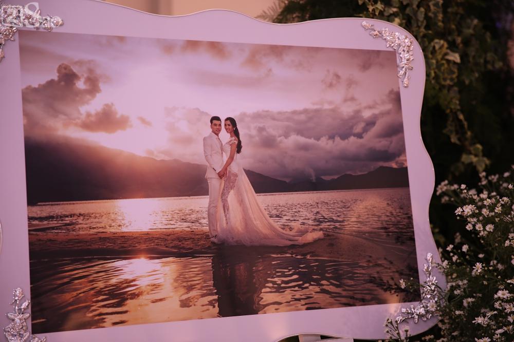 Không gian tiệc cưới vô cùng sang trọng trước giờ G-5