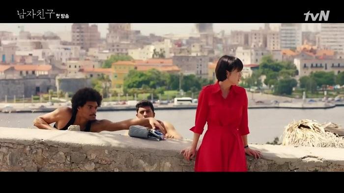 Bóc giá bộ sưu tập hàng hiệu đáng ngưỡng mộ của Song Hye Kyo trong phim mới-9