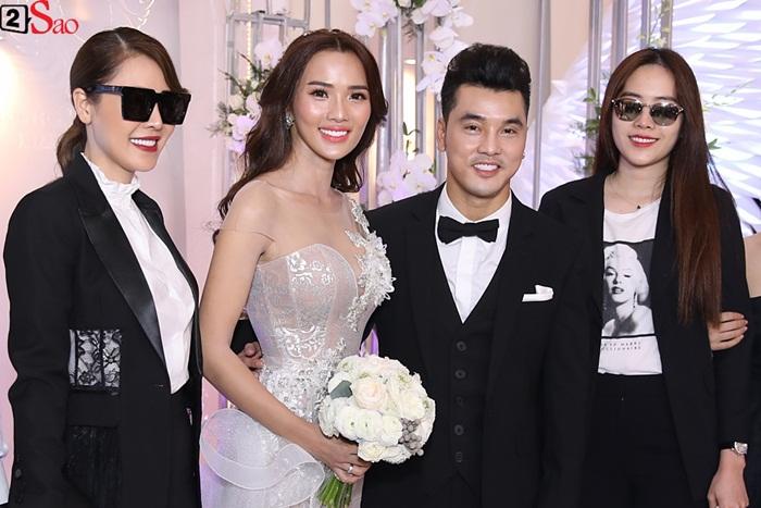 Quế Vân - Nam Em diện đồ đôi như điệp viên tới dự tiệc cưới-4