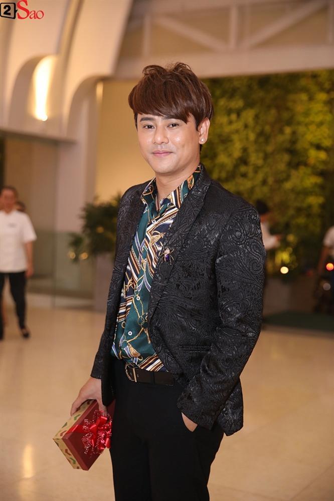 Trang Nhung cùng chồng đại gia xuất hiện trong tiệc cưới-2