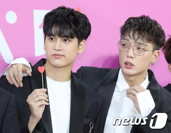 BTS nổi bật, lấn át dàn sao tham gia thảm đỏ Melon Music Awards 2018-12