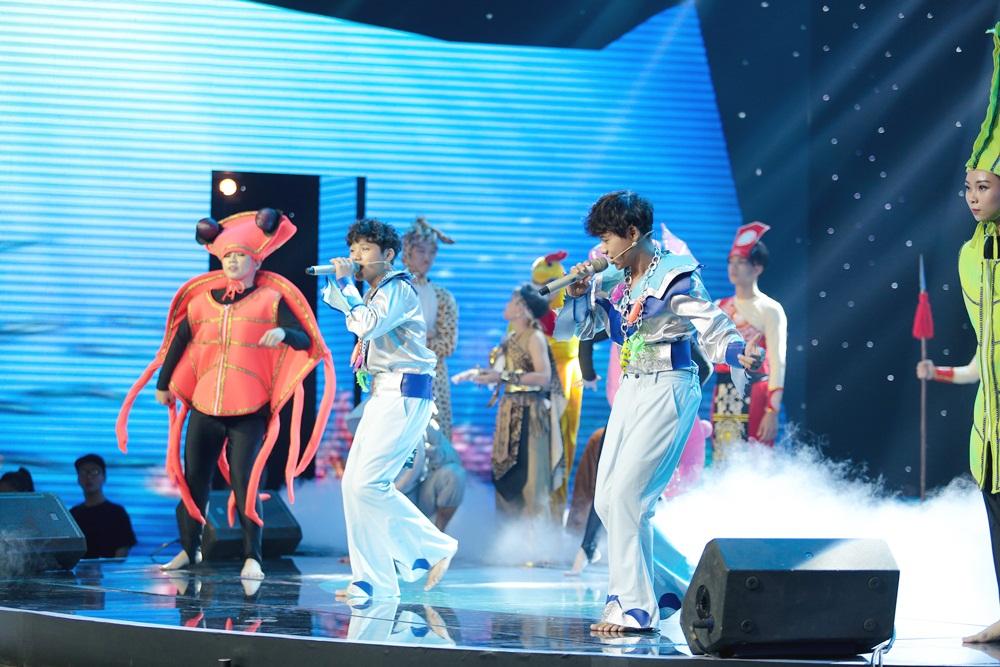 Bảo Anh liên tục khóc nức nở vì tiết mục Cha và con gái của học trò vợ chồng Giang - Hồ-2